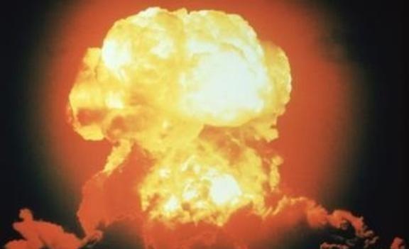 核弹一响，俄罗斯恐自掘坟墓：全球经济崩溃、核冬天来袭，普京或成历史罪人