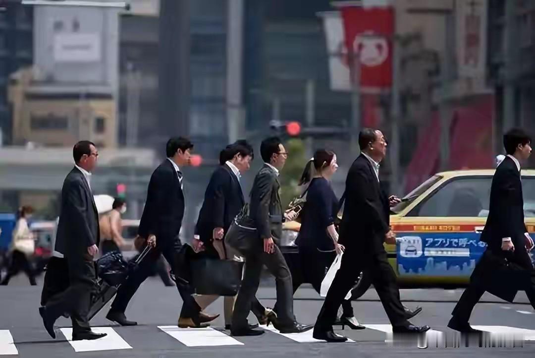 日本2025年破产企业破万了。10261家。2013年以来的最高纪录。九成是