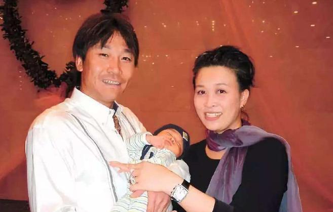 高峰：抛弃那英和刚出生的儿子，19年过去了，他如今过得怎样了？那英从小便展现出