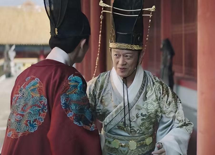 今日话题：魏忠贤如果跟崇祯配合好能翻盘吗？？？网友甲：崇祯要是肯委屈点善待魏