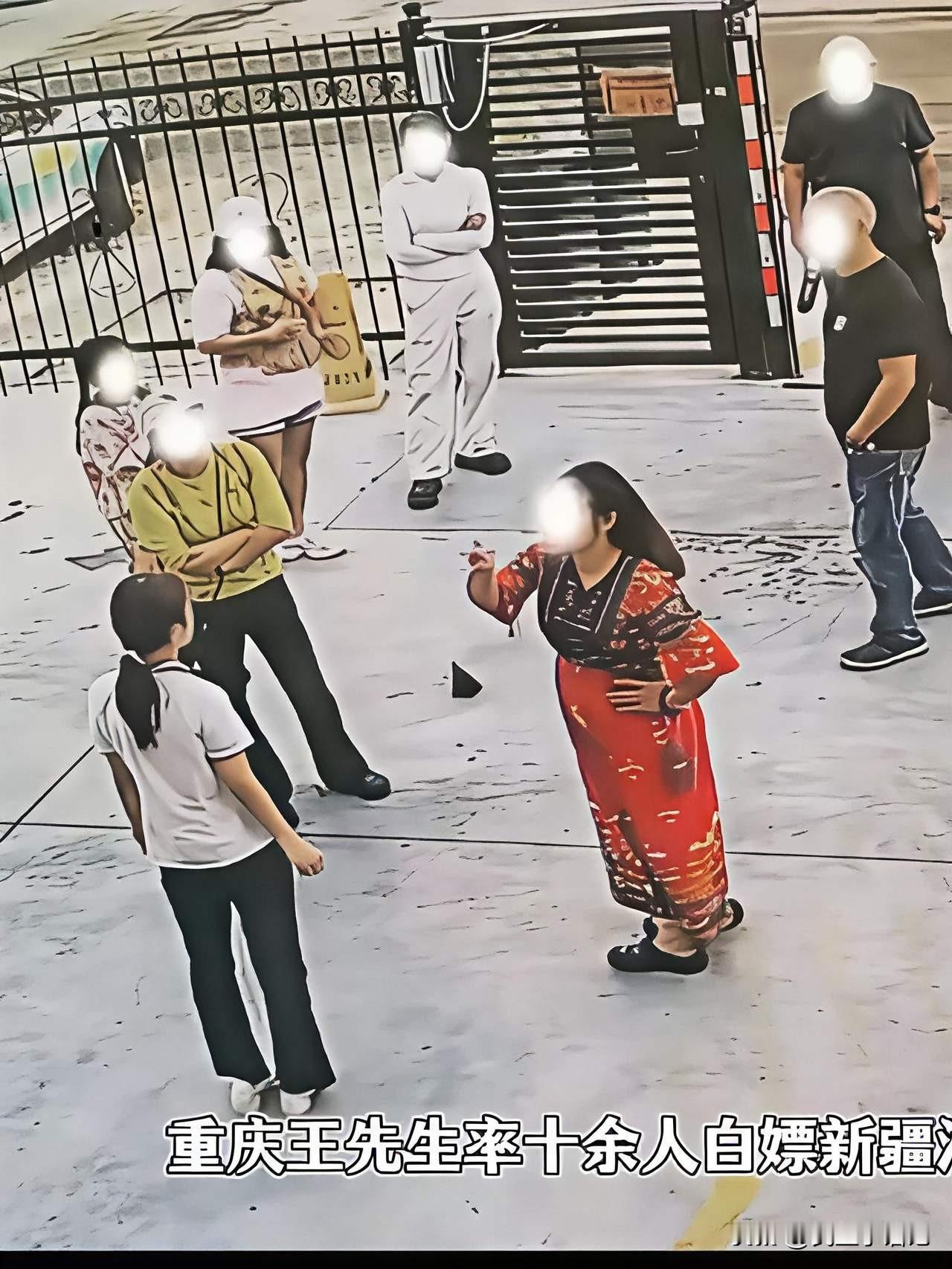 全网大反转！前段时间闹得沸沸扬扬的“游客睡车里，酒店还要收150元住宿费”事件，