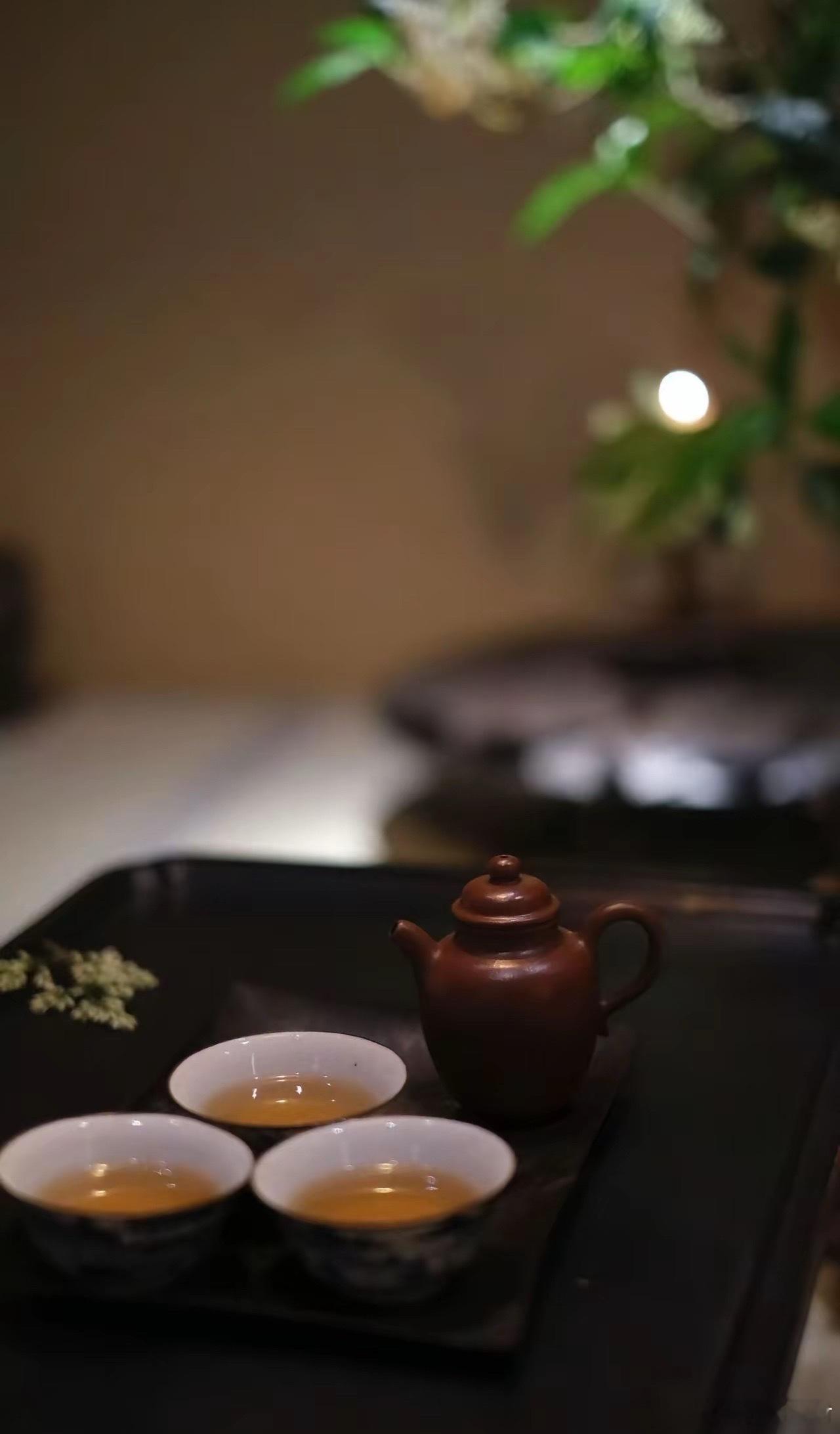 长期坚持这8个好习惯，身体安稳少病痛：第一，三餐准时、自己做饭。少油少盐、干净饮