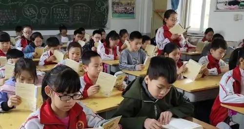 陪读多年发现，小学阶段有很多坑不能踩！1、兴趣班基本都是坑，像钢琴、小提琴、架