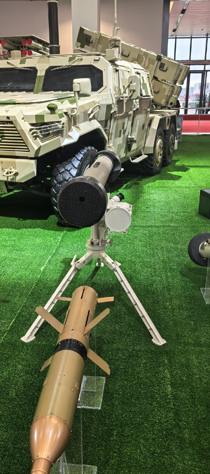 [呲牙笑]原来，红箭-11反坦克导弹是“经济适用型”啊——红箭-11（AF