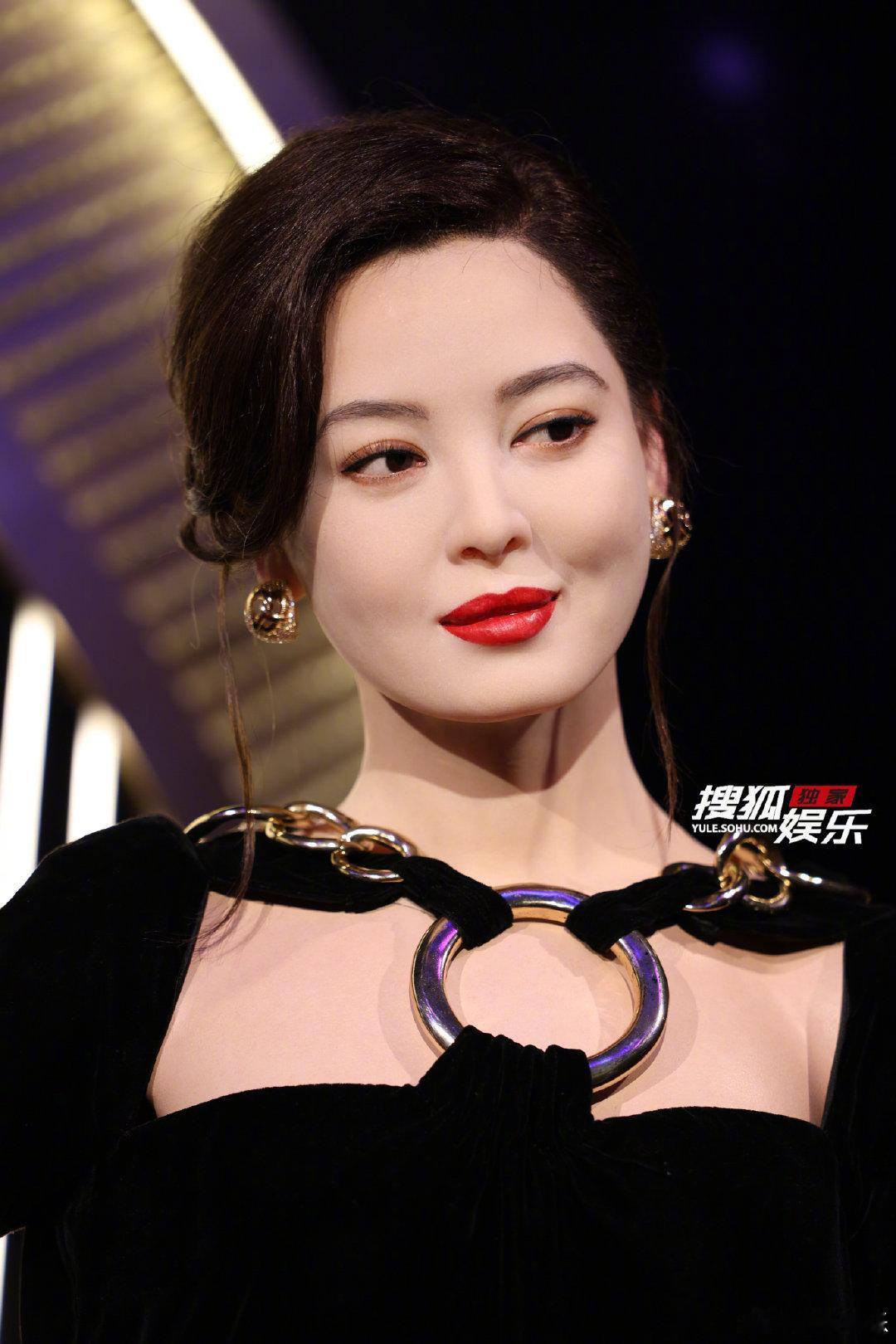 辛芷蕾杜莎蜡像入驻上海杜莎夫人蜡像馆。辛芷蕾你还能原谅我吗​​​