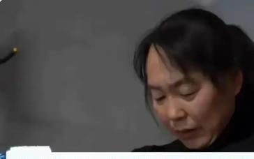 “骗子哭晕在厕所！”1月4日，江苏一陌生人给女子转了50万，让她拿去“投资”，一