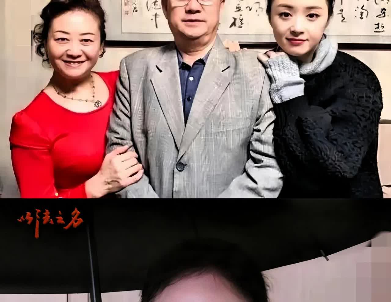 永远不要去羡慕蒋欣，​因为她父母太不简单了，​不是有钱有人脉，而是蒋
