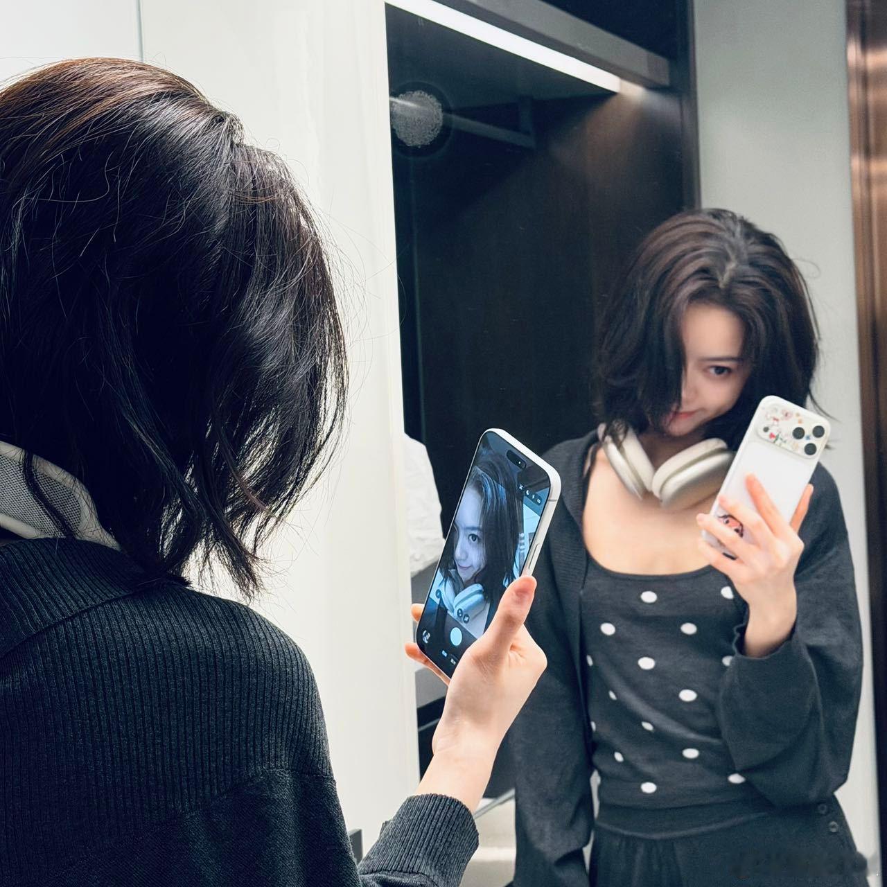 赵今麦整了个时兴的发型狠狠爱上这款短发！利落线条衬得五官更精致，清冷少年感拿捏