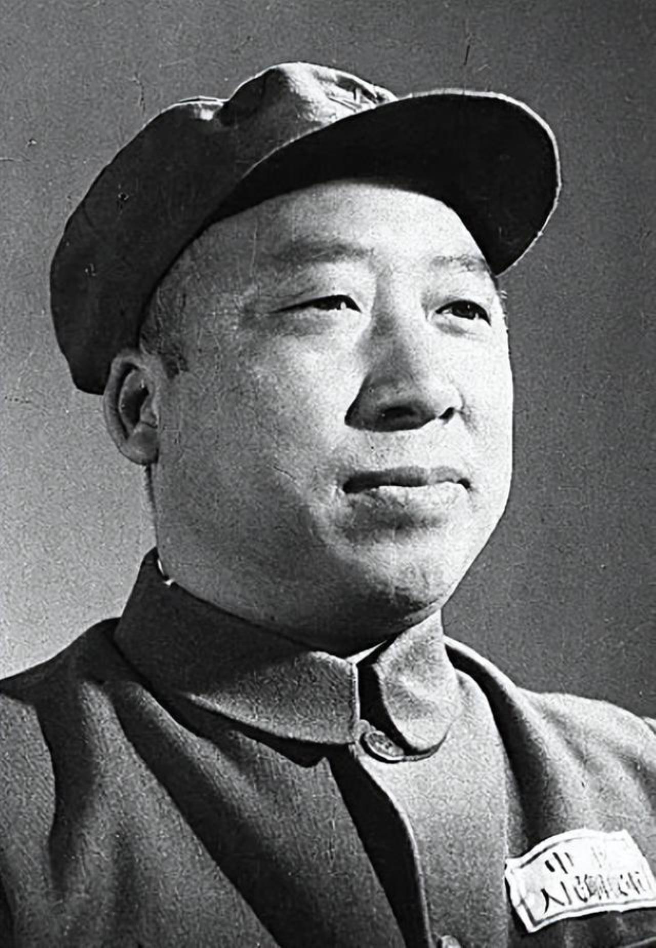 1942年5月左权将军牺牲后，谁来接任八路军前方指挥部参谋长。这个任命是中央在