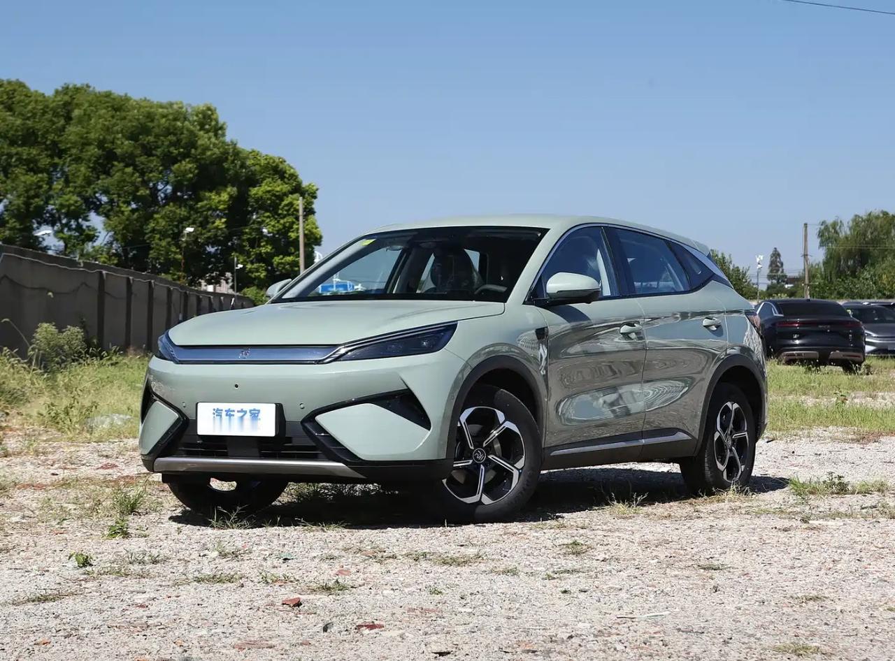 2025款比亚迪元PLUS核心配置与产品特性2025款比亚迪元PLUS为5门