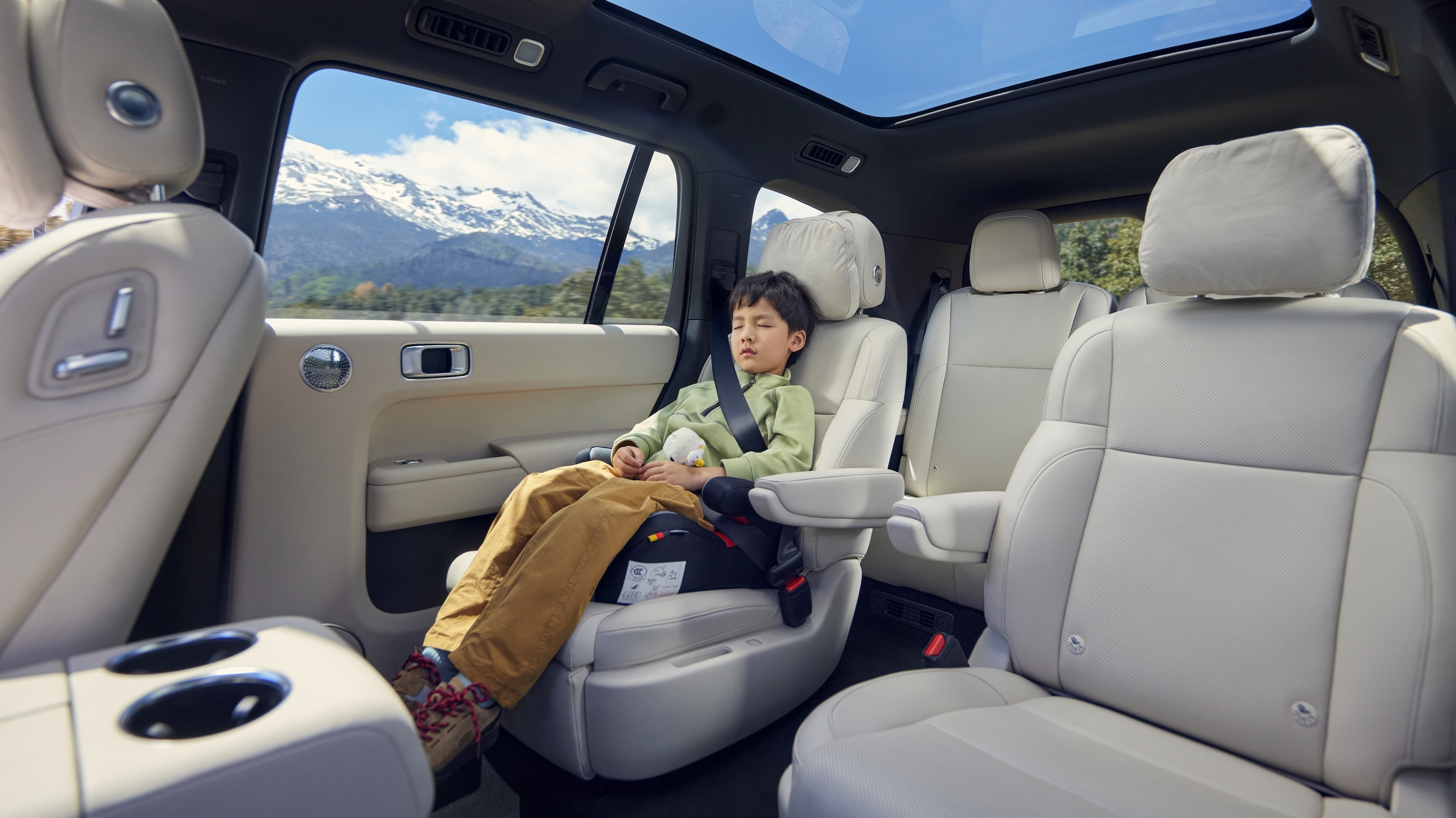 理想汽车官宣进入阿联酋、沙特，布局的海外市场已达6个4月25日，理想汽车在北京与