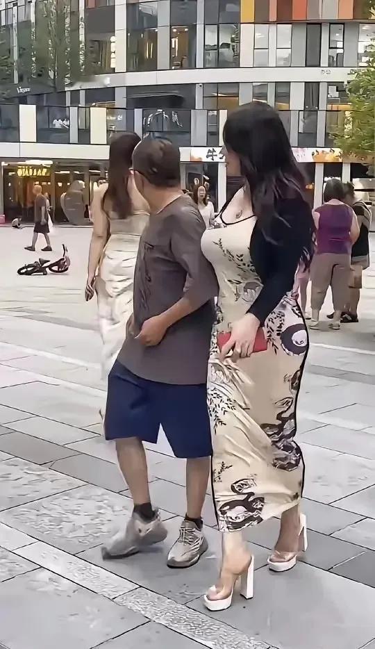 刷到这图很感慨，人心不足蛇吞象，吃着盆里的惦记着锅里的，大家看看是不是啊！