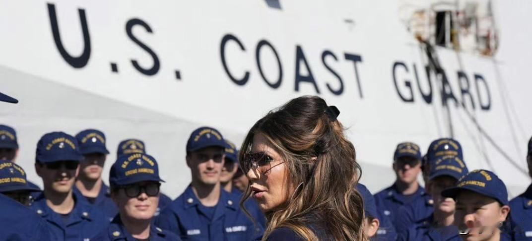 福克斯新闻获悉，国土安全部部长克里斯蒂·诺姆的幕僚长科里·莱万多夫斯基得知诺姆的