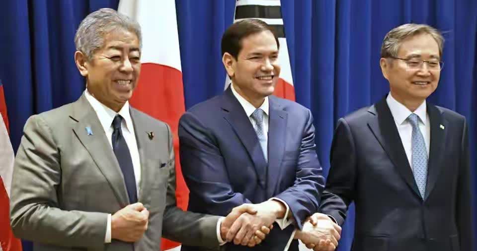 在纽约美日韩三国外长：美国国务卿卢比奥、韩国外长赵显、日本外相岩屋毅共同会晤后，