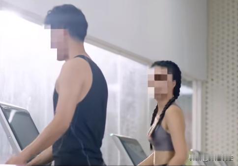 上海，一男子王某在健身房锻炼时，看上前台24岁的小姑娘黄某，二人互生情愫约定去黄