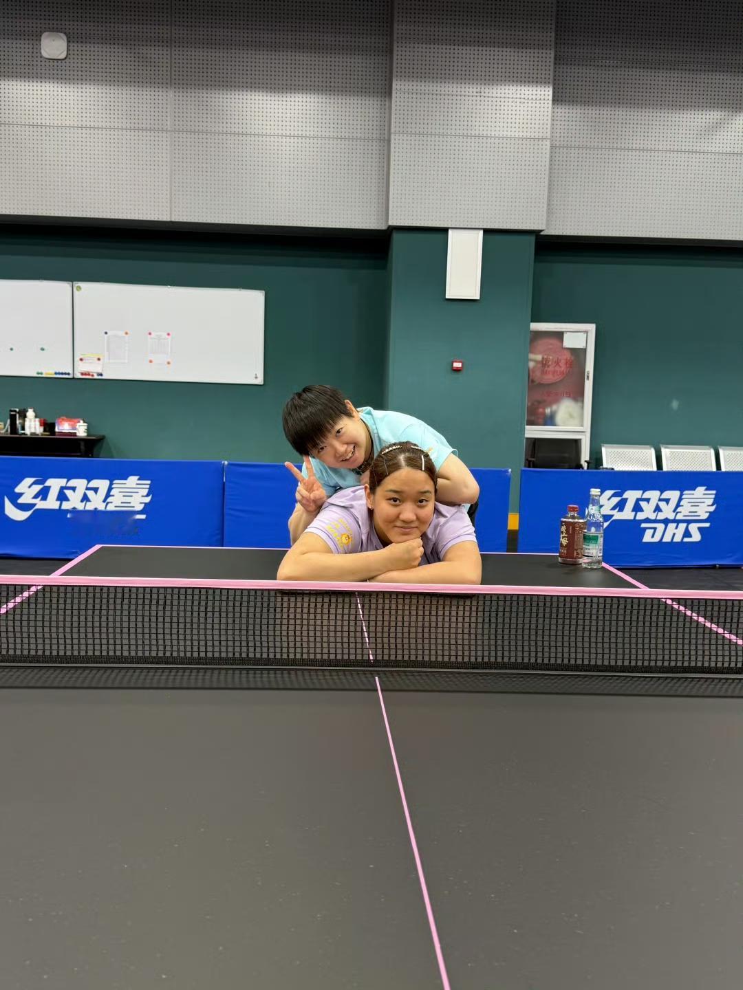 孙颖莎获“小胖墩”新外号！好友庆生+品牌联动，排面拉满孙颖莎获得的第一份生日