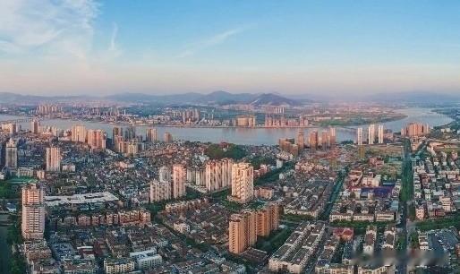 这次瑞安市可是捷报频传，2025年的经济总量超过了1,523亿元，其经济的增长速
