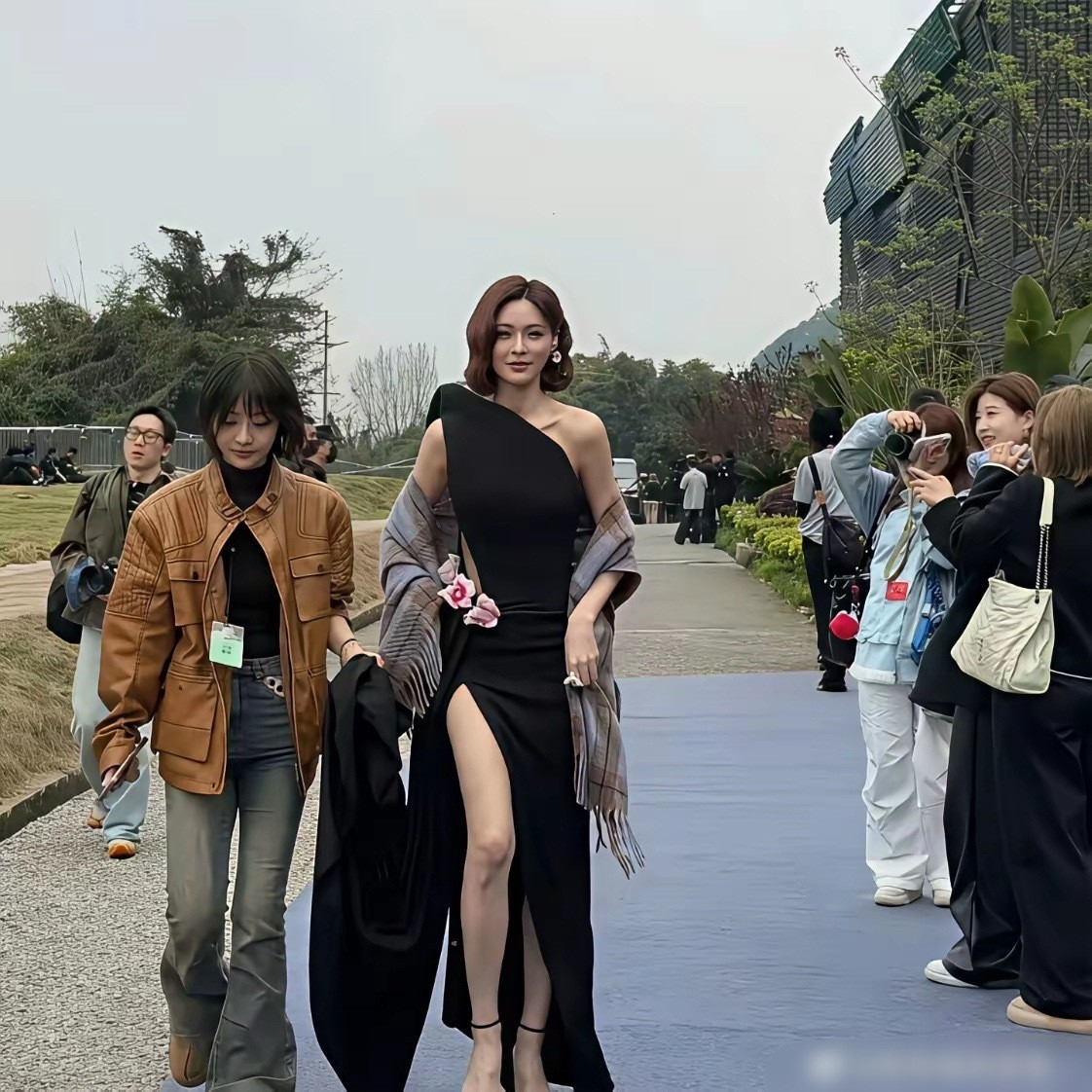 一直挺好奇杜海涛当初是怎么被她吸引的。