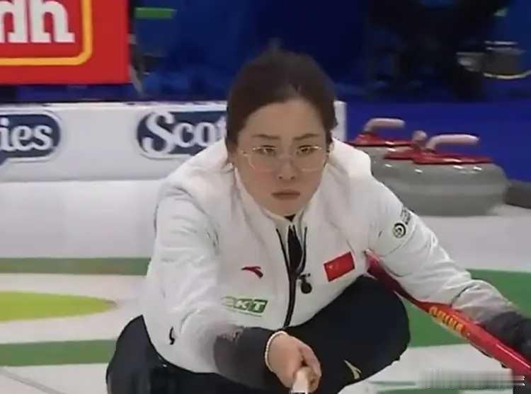 3月16日2026年女子冰壶世锦赛，中国队第三场对阵东道主加拿大，以3-9提前两