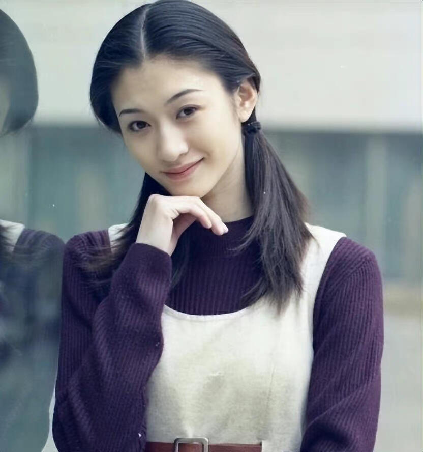 李小冉是真的美了一辈子，以前还是合影杀手来着