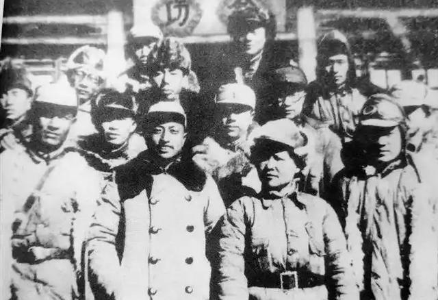 1937年，如果不是他当年假扮乞丐，冒着枪林弹雨，日夜奔走1400公里，将50毫