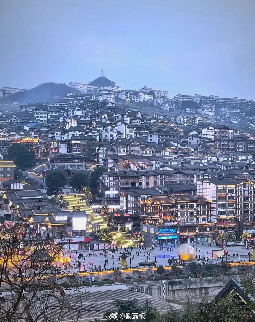 最贵的十家白酒股股价排名1.贵州茅台，目前每股1402元，股价最高时达2413.