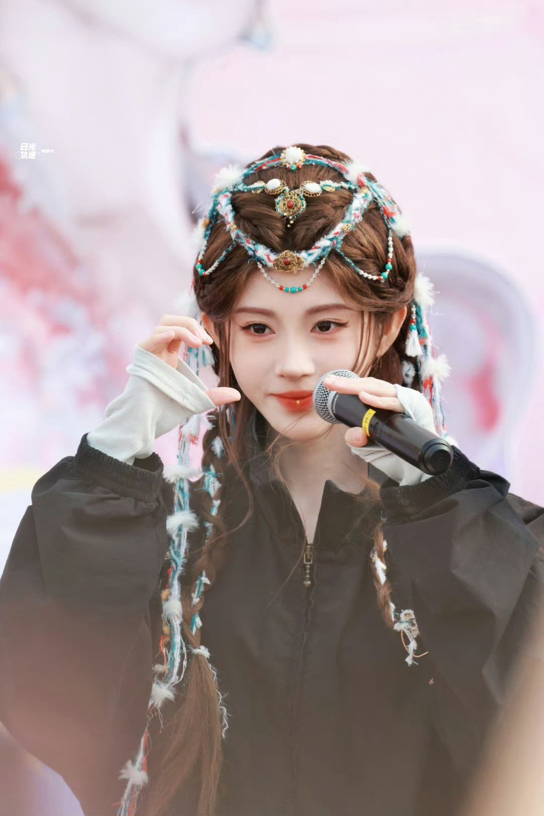 鞠婧祎发文安慰粉丝鞠婧祎虽然也很会媚粉，但感觉她对粉丝是真诚的，不是那种利用粉丝