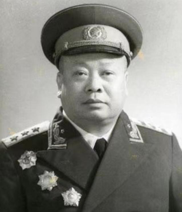 1927年，一位地主买了50支手枪和2000斤炸药，支持儿子革命，结果却惨遭灭门