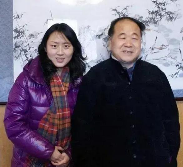 看看贾平凹和莫言，同样是文坛大家之女，活成两个极端。莫言女儿管笑笑，是从山