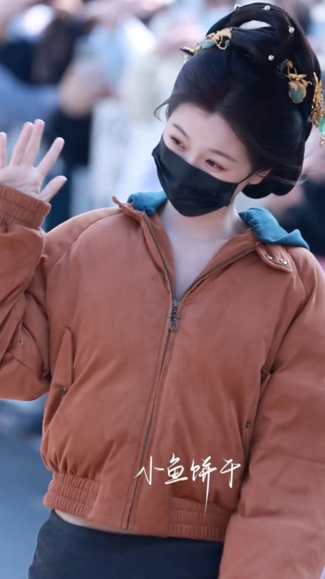 P1：好瘦好长好长的一条人P2：好美好萌好萌的软萌妹而这都是同一个人☝🏻对我眼