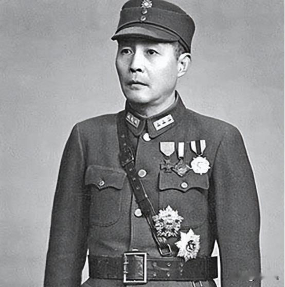 1939年，蒋介石质问钱大钧，几千万的空军款项和购买的飞机哪里去了。钱大钧沉默不