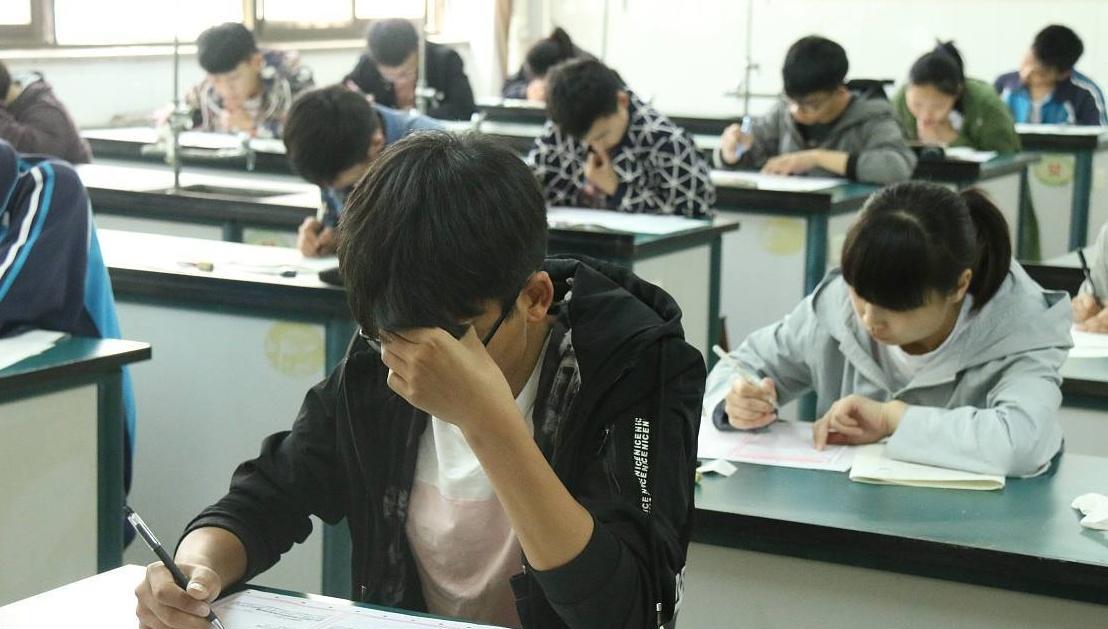 说出来你可能不信，语数英、物理、化学和小四门，哪一科最吃天赋？相信很多人都会选