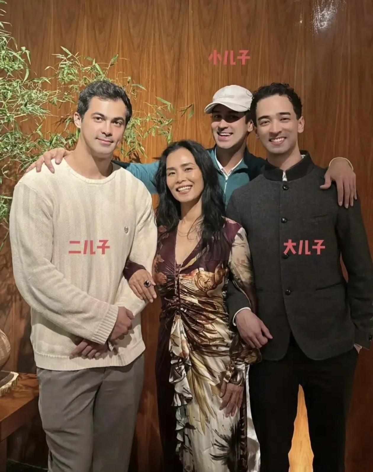 你以为跨国婚姻养出来的孩子都是“香蕉人”？错得离谱。90年代那批敢嫁去国外的