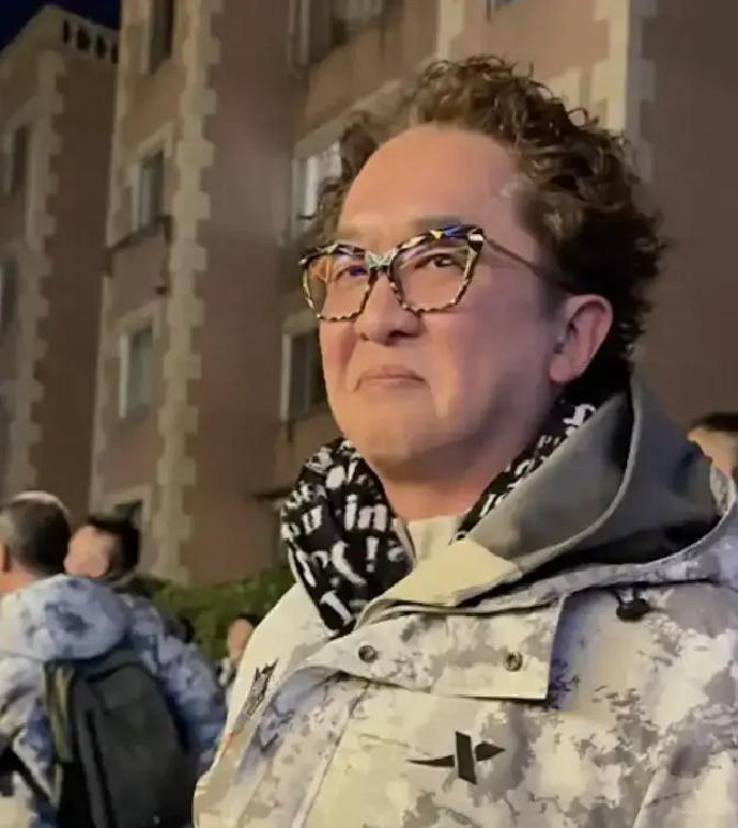 1990年，香港西贡坑口道，一块承载邵氏旧梦的地皮被新马师曾以2400万港元购入