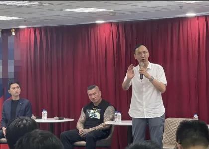 馆长陈之汉今天第一次到中国国民党中央党部参加座谈会，在听了朱立伦对民进党的一番血