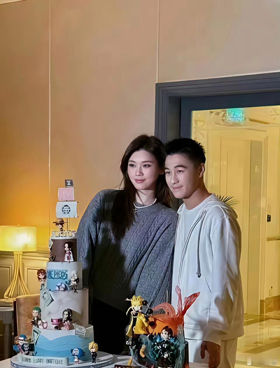 看到这两张照片突然理解豪门的眼光都是统一的了……你们怎么看？