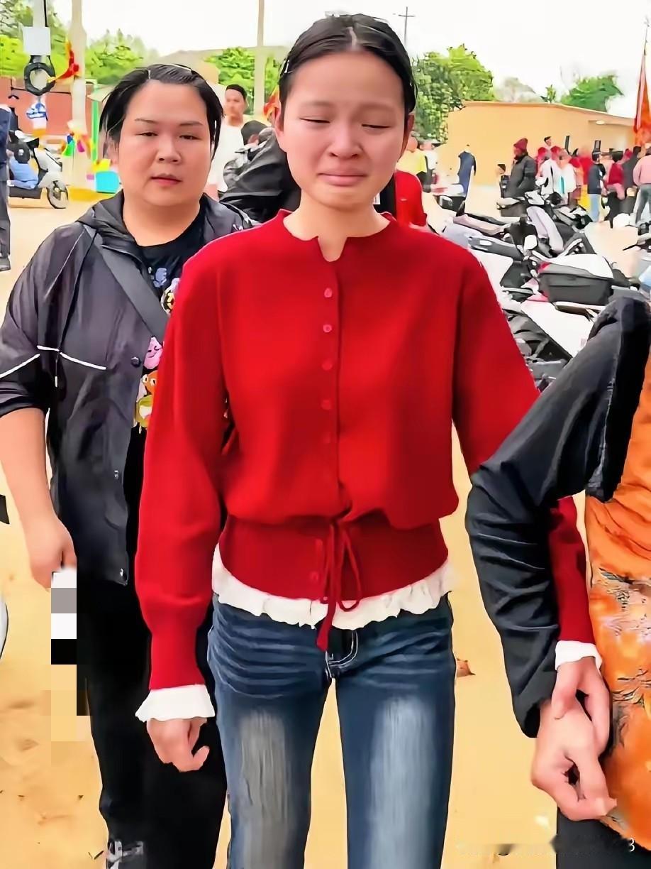 真是一方水土养一方人，还孕育出独特的文化！最近，湛江东海岛拾石村替换妈祖战童一