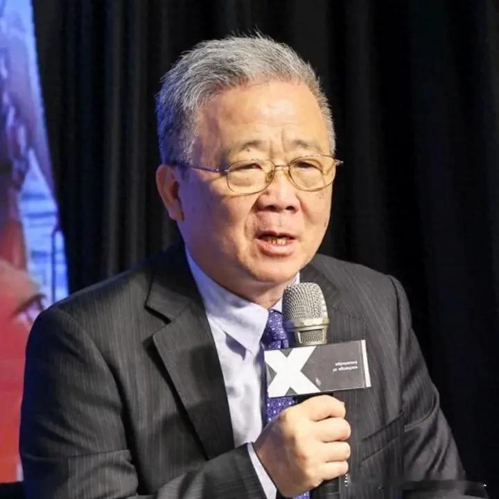 一个台湾退将，居然当众心疼起菲律宾海军来了！栗正杰在节目上说菲方打群架连像样的武