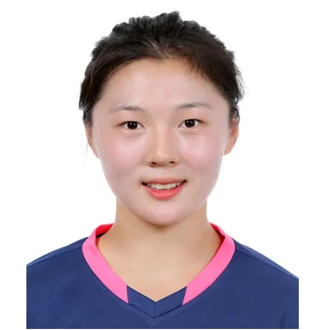 亚运会女足比赛，中国队出现了非常业余的一幕。加时赛的时候，中国队用孙方欣换上了张