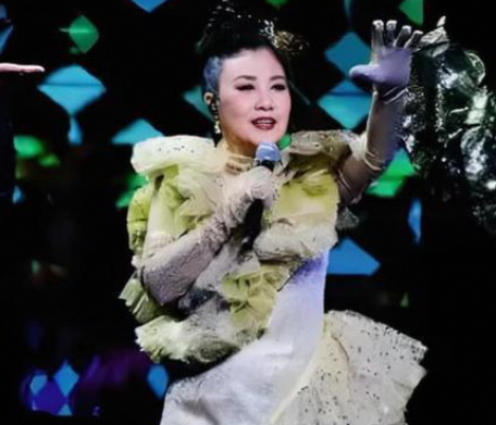 78岁汪明荃开演唱会遭恶评，背后真相令人动容
