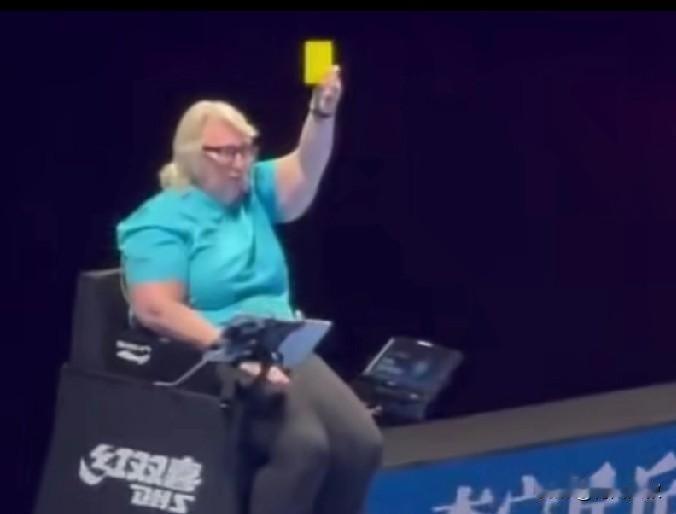 我去！澳门世界杯，裁判对孙颖莎的两次黄牌警告，竟然都没有依据！澳门世界杯，