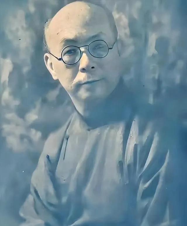 中国最大的汉奸是谁？他远比汪精卫更加可恨，要是没有他，日本连中国大门都进不了，在