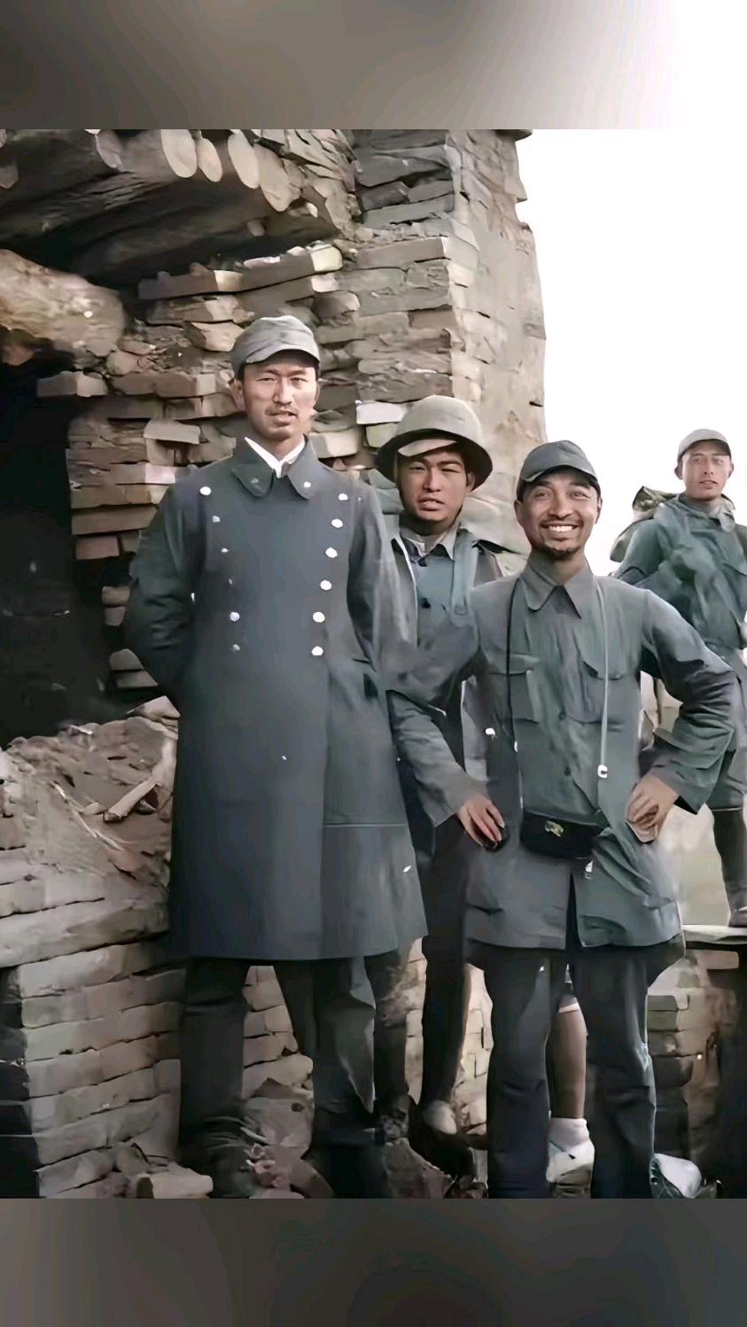 1940年，周希汉举镜一望，山梁黑点密密麻麻！再看一眼，惊呼：“日军怎么来得这么