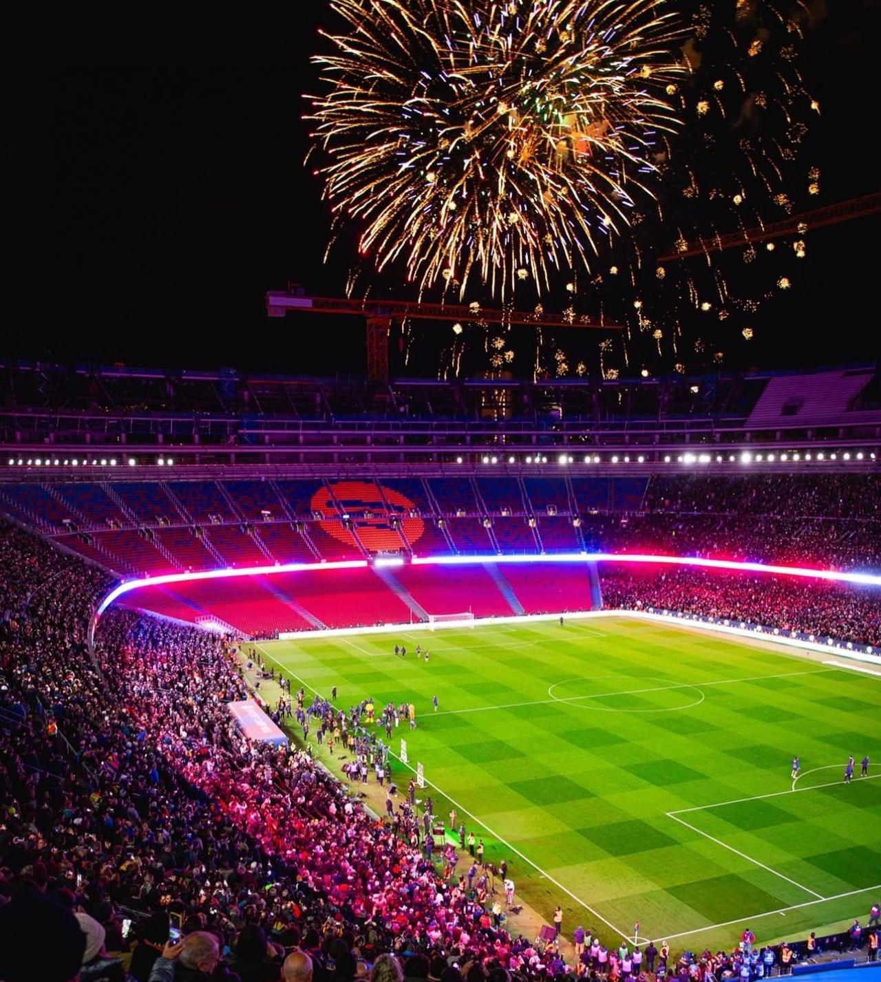 巴萨重返新诺坎普球场，可以坐105000人，欧洲最大的球场！[惊恐]看着挺大，