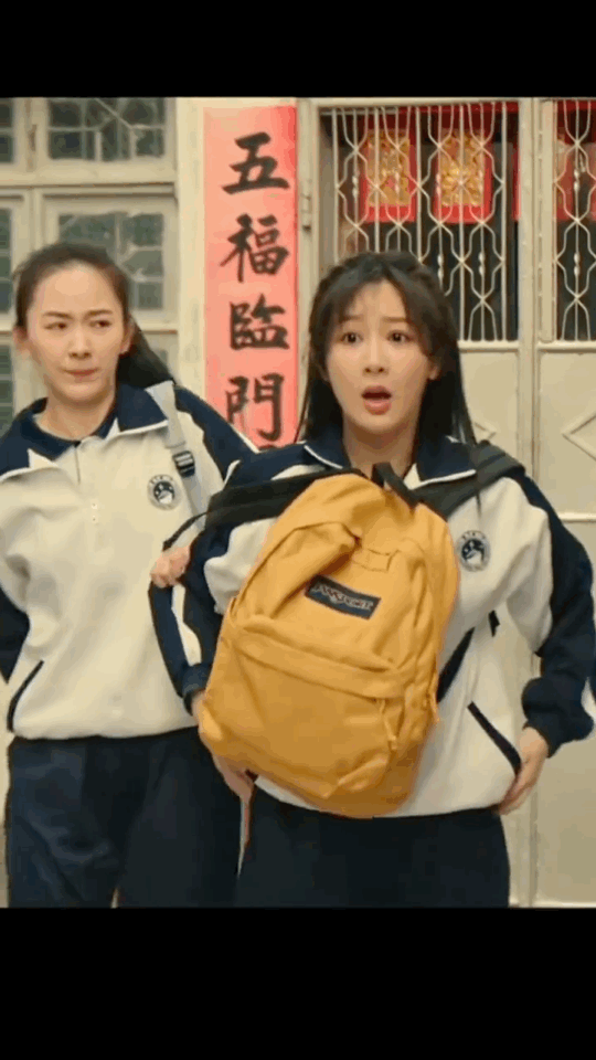 我一直都说杨紫一直都是在真实演自己，不管古装还是现代装，这么多年从来没有变过，台