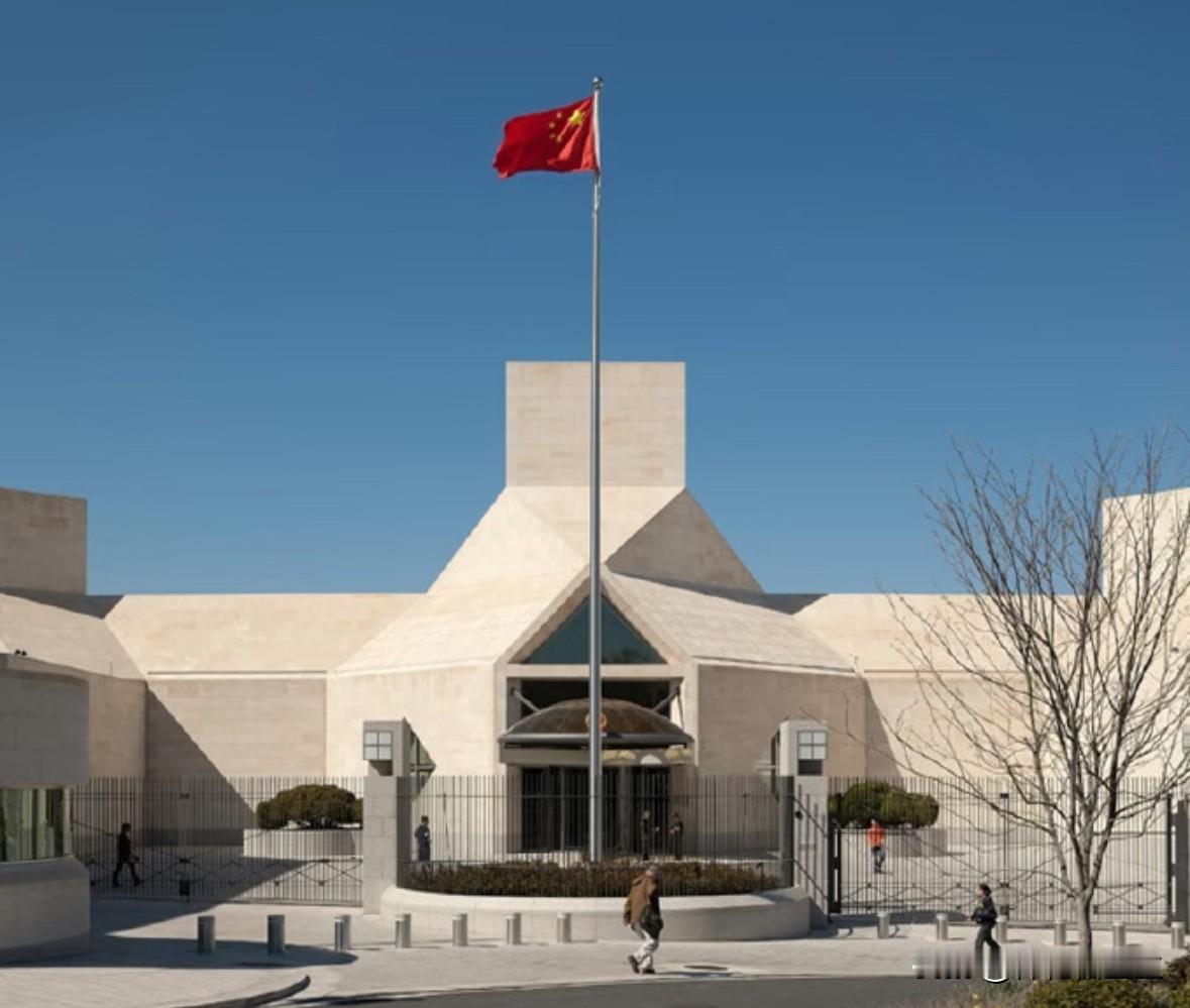 刚刚刷到驻日使馆的消息，真替那些心大的留学生捏把汗。每到毕业季，都能看着一帮