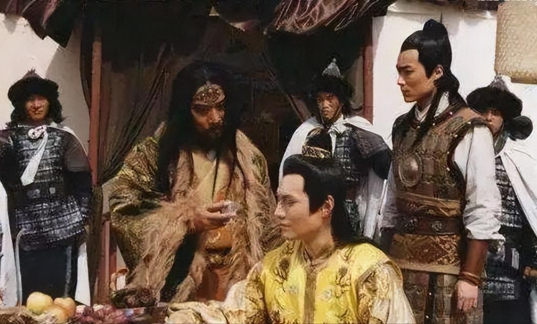 明英宗朱祁镇土木堡被俘，也先每两天献一只羊，每七天献一头牛，诸王跪着敬酒，还差点娶了也先的妹妹。可这