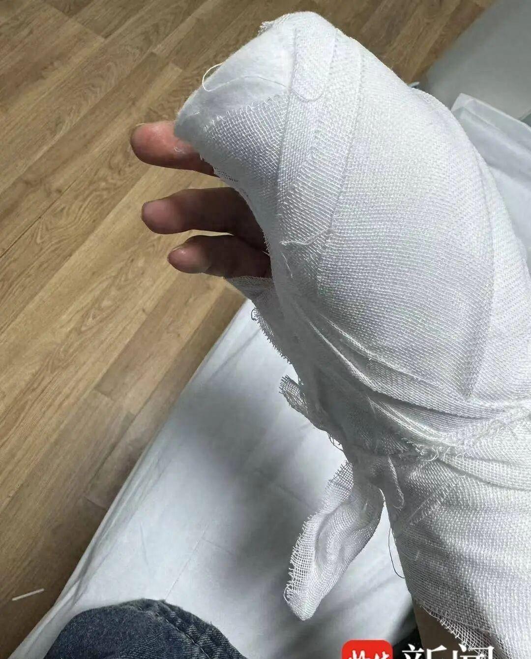 内蒙古，一医院康复科的见习医生，在电商平台买了把3块多的美工刀，打算用来方便拆快