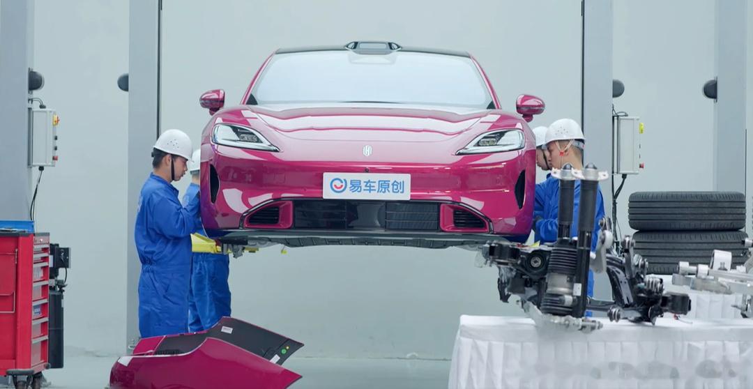 敢在镁光灯下“动刀子”实拆，尚界Z7这回玩的是真章。尚界Z7全网首拆在这个大谈参