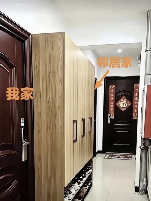 邻居非要你挪鞋柜，真不是闲得慌，是你真违规了。第一，楼道是公摊面积，属于全体业